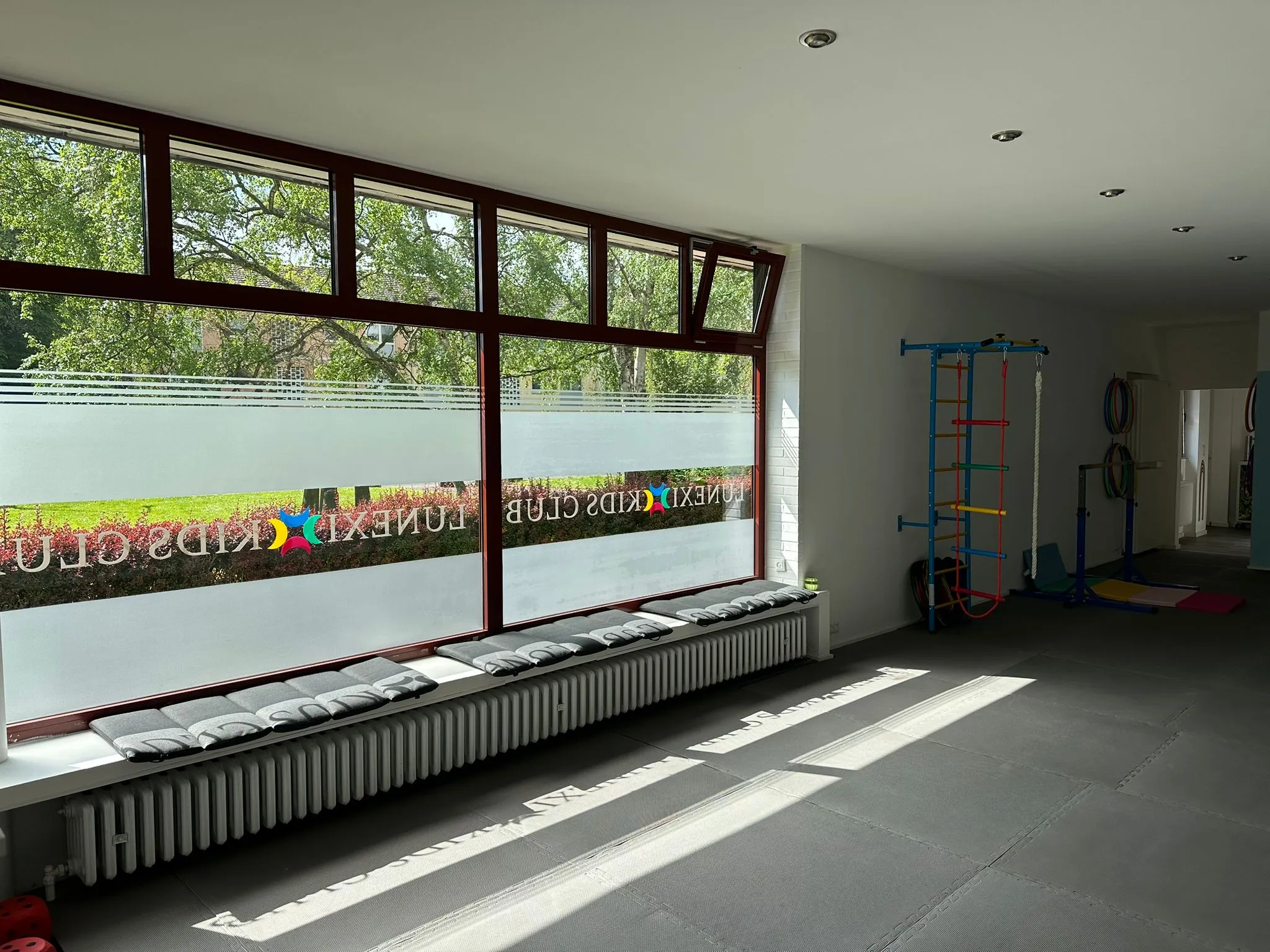 Einblick in die Turnhalle Lunexi Kids Club